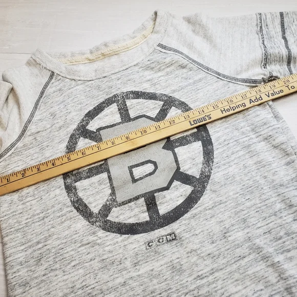 NHL Boston Bruins Raw Edge Raglan Sweatshirt - Picture 10 of 11